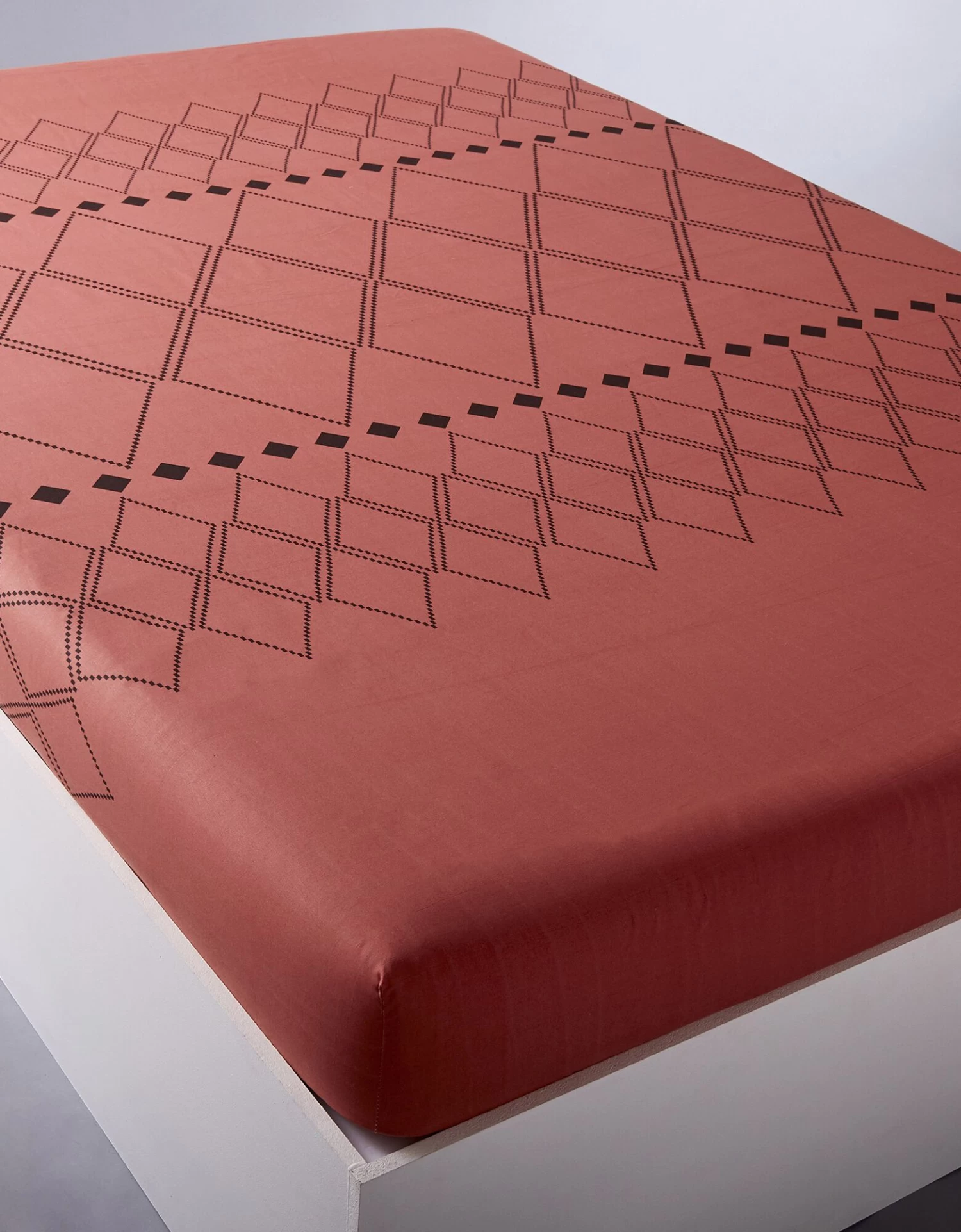 Linge De Lit Massai Coton à Motifs Graphiques Et Finitions Pompons – Image 6