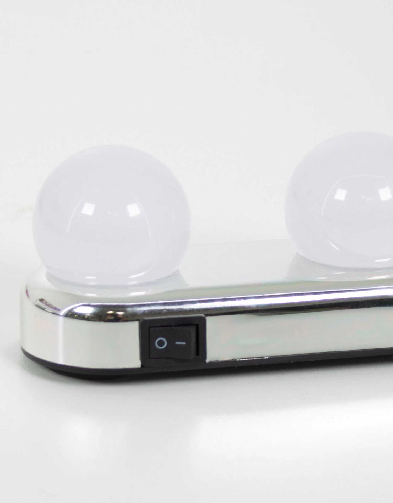 Spot Lumineux à Ventouse Pour Miroir – Image 2