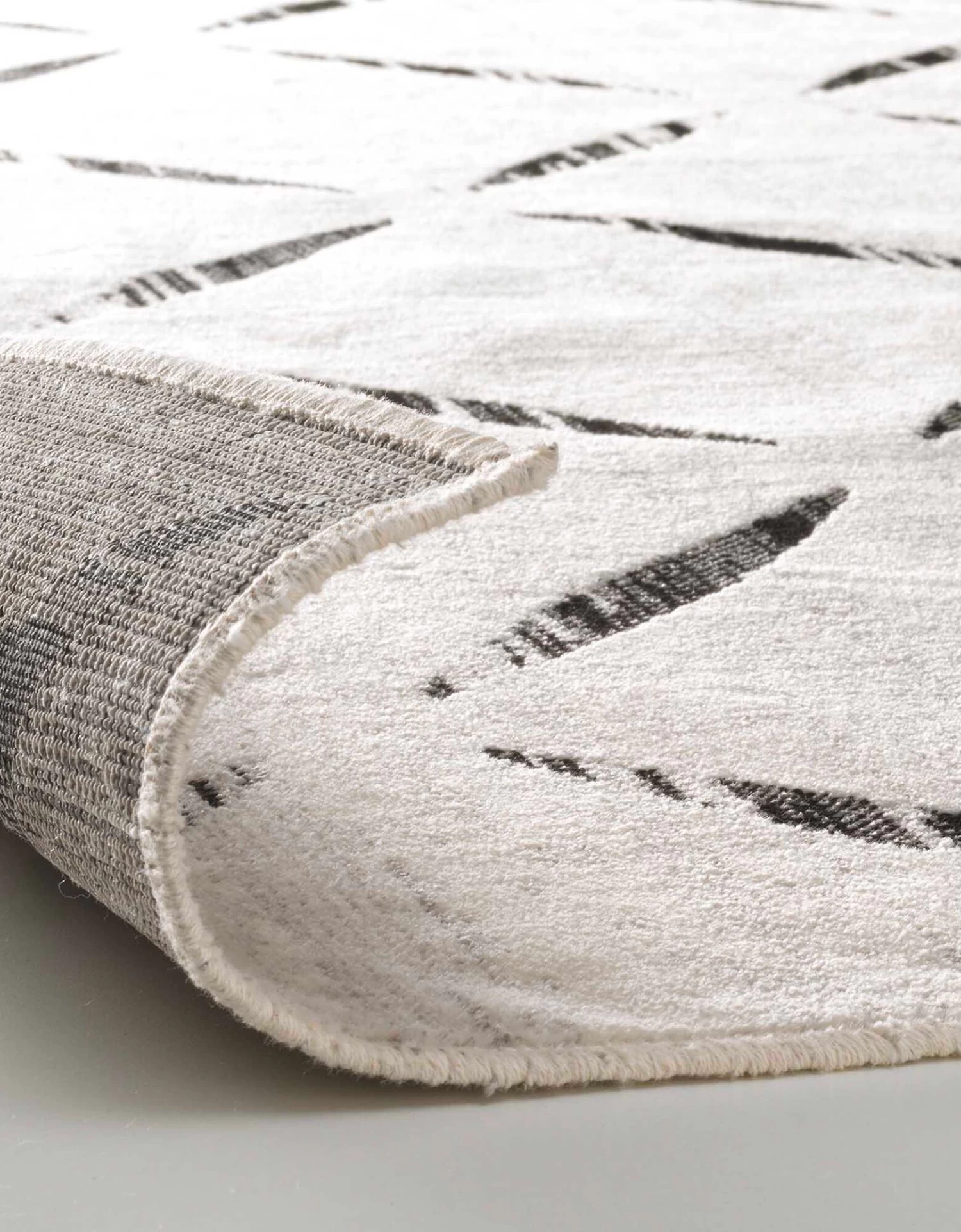 Tapis Rectangulaire Motif Graphique – Image 3