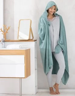 Plaid Polaire à Capuche Spécial Télé