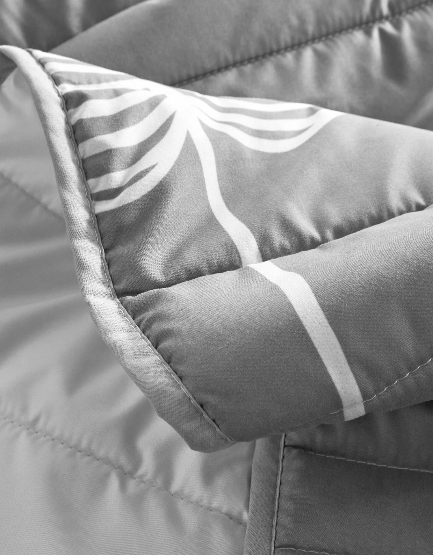 Couvre-lit Matelassé Microfibre Imprimé Feuilles – Image 7