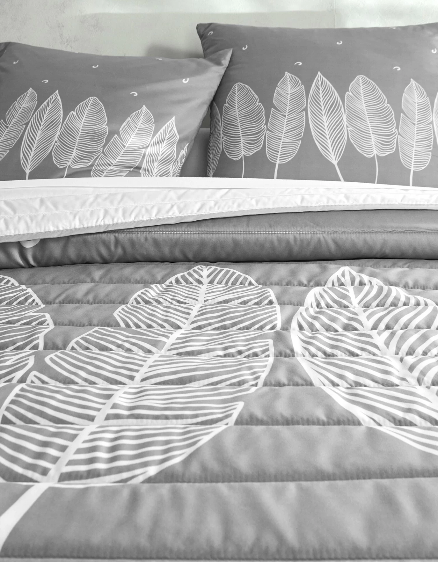 Couvre-lit Matelassé Microfibre Imprimé Feuilles – Image 4