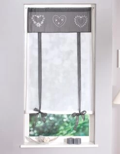 Store Broderies Motifs Coeurs Finition Passe-tringle