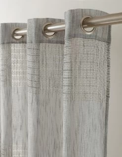 Panneau Voile Finition Oeillets Bande Macramé Ajouré